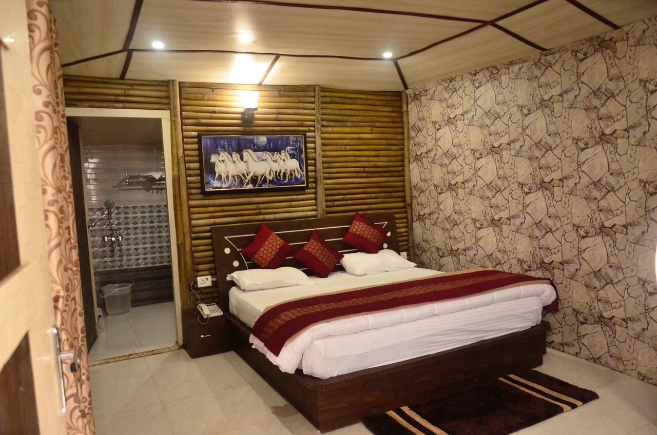 V Resorts Glamwoods Dhanulti Dhanaulti Exterior foto